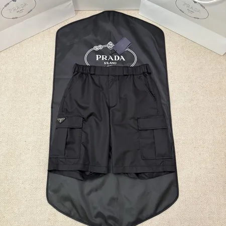 プラダ ショートパンツ