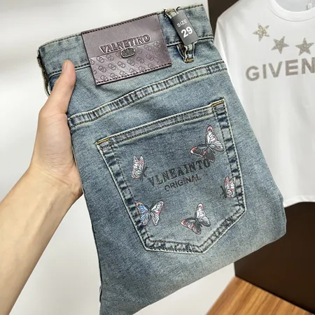 ヴァレンティノ ジーンズ