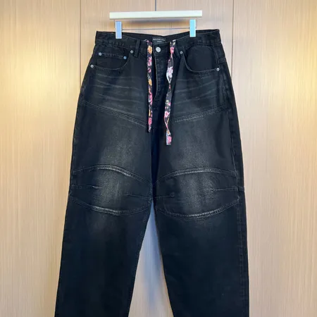 バレンシアガ ジーンズ