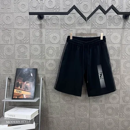 フェンディ ショートパンツ
