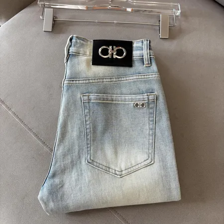 フェラガモ ジーンズ