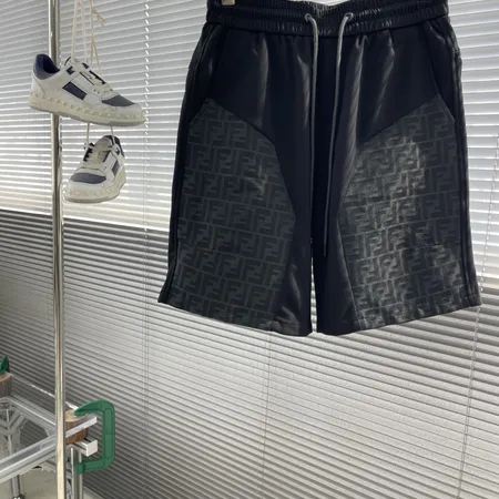 フェンディ ショートパンツ