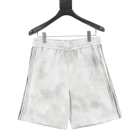 ミュウミュウ ショートパンツ