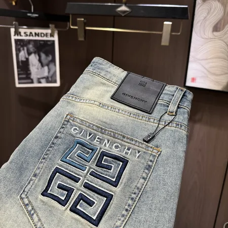 ジバンシィ ジーンズ