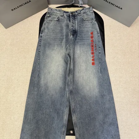 バレンシアガ ジーンズ