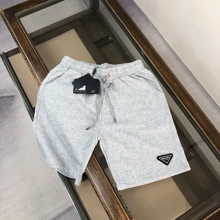 プラダ ショートパンツ