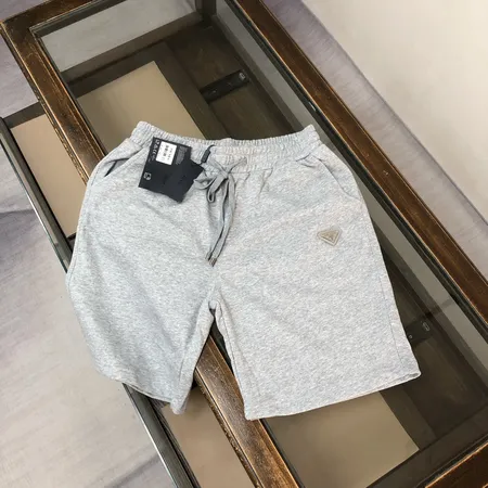 プラダ ショートパンツ