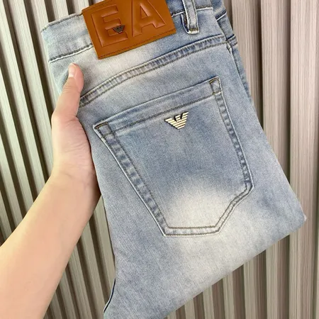 アルマーニ ジーンズ