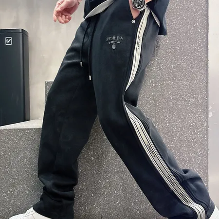 プラダ カジュアルパンツ