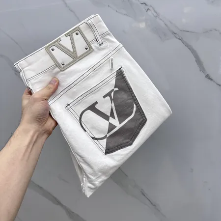 ヴァレンティノ ジーンズ