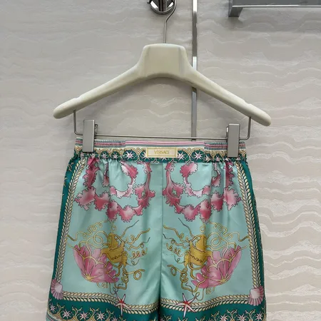 ヴェルサーチ ショートパンツ