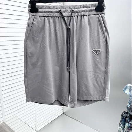 プラダ ショートパンツ