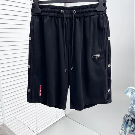 プラダ ショートパンツ