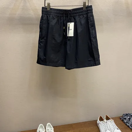 フェンディ ショートパンツ