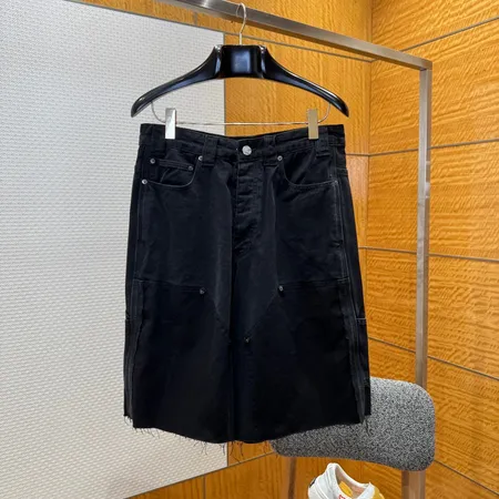 バレンシアガ ショートパンツ