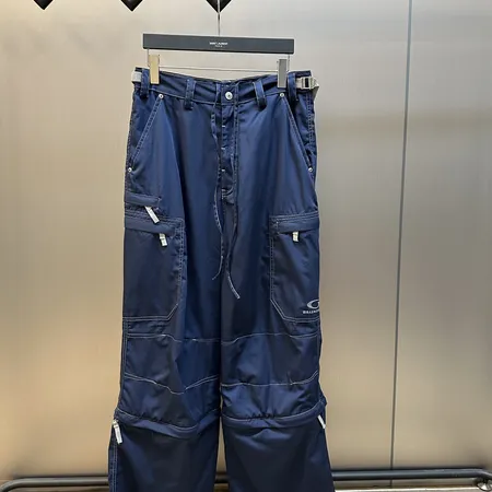 バレンシアガ カジュアルパンツ