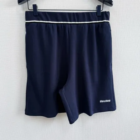 ミュウミュウ ショートパンツ