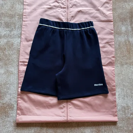 ミュウミュウ ショートパンツ