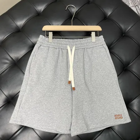 ミュウミュウ ショートパンツ