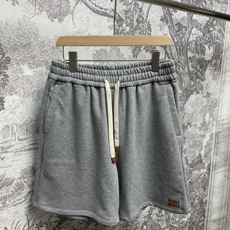 ミュウミュウ ショートパンツ