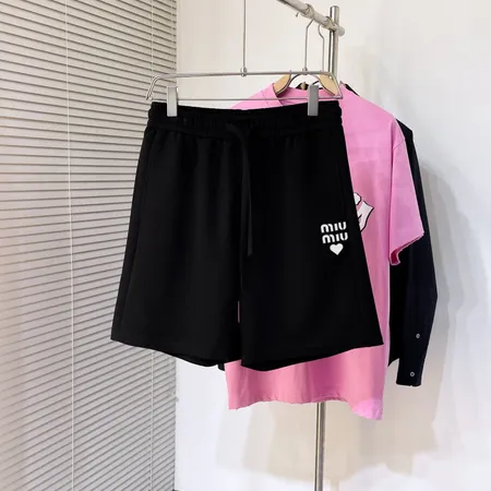 ミュウミュウ ショートパンツ