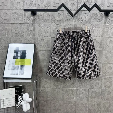 フェンディ ショートパンツ