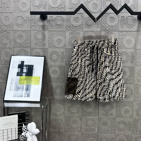 フェンディ ショートパンツ