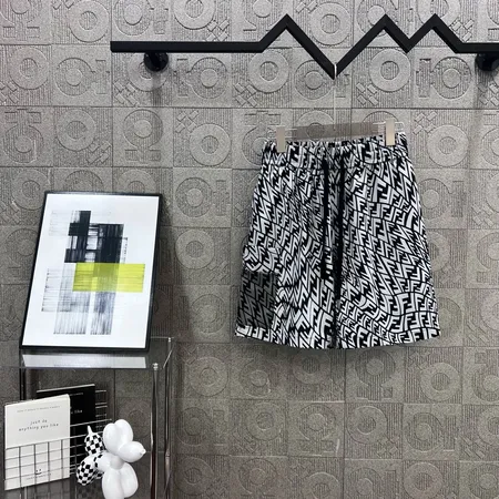 フェンディ ショートパンツ