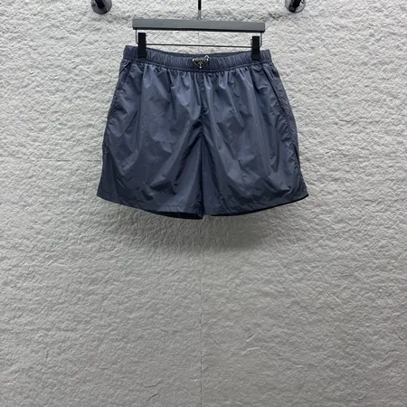プラダ ショートパンツ