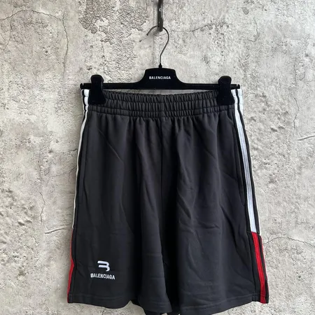 バレンシアガ ショートパンツ