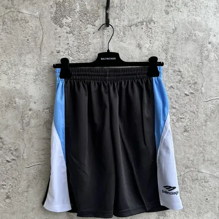 バレンシアガ ショートパンツ