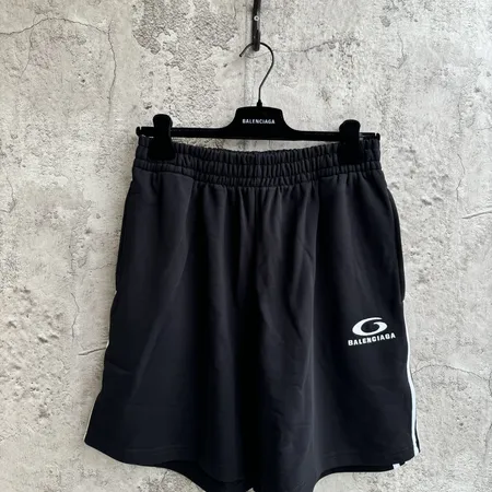 バレンシアガ ショートパンツ
