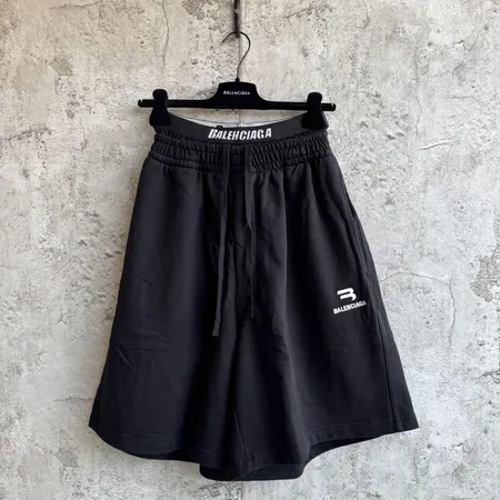 バレンシアガ ショートパンツ