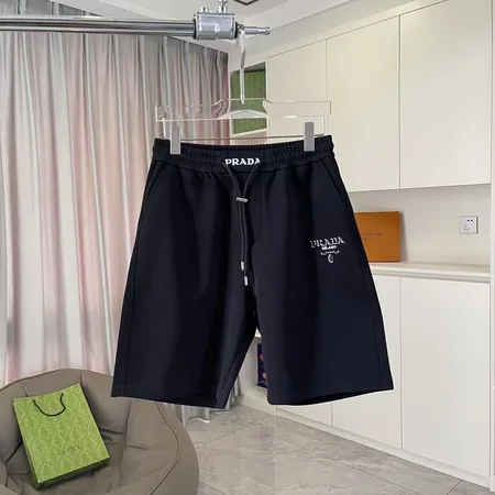 プラダ ショートパンツ