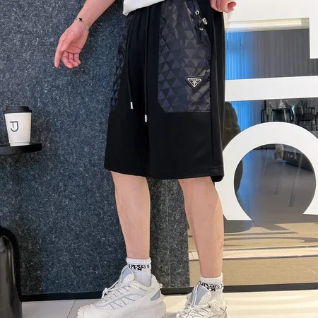 プラダ ショートパンツ