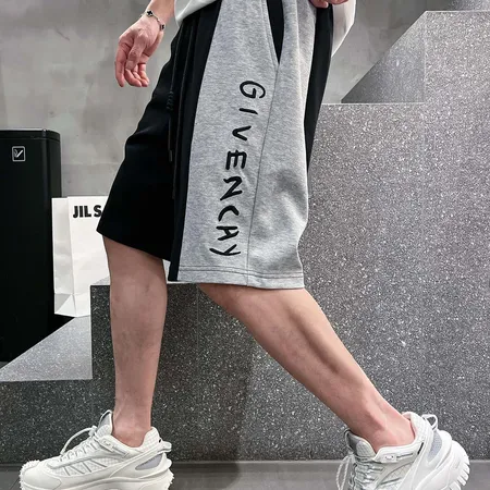 バレンシアガ ショートパンツ