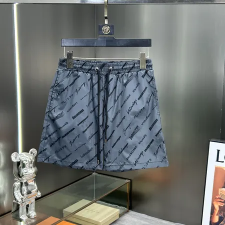 バレンシアガ ショートパンツ