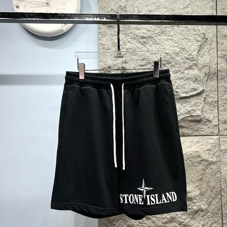 ストーンアイランド ショートパンツ