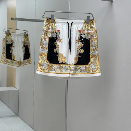 ヴェルサーチ ショートパンツ