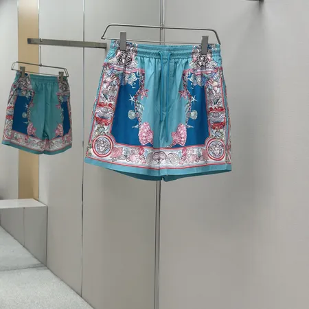 ヴェルサーチ ショートパンツ