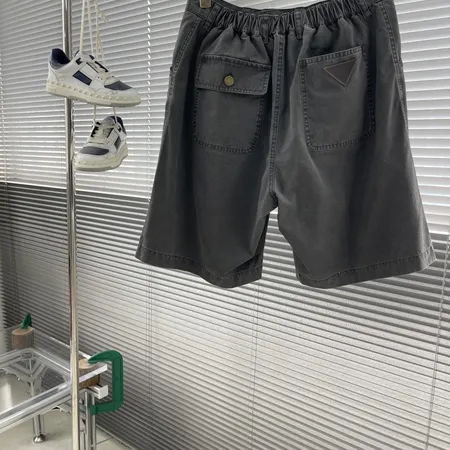 プラダ ショートパンツ