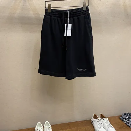 バレンシアガ ショートパンツ