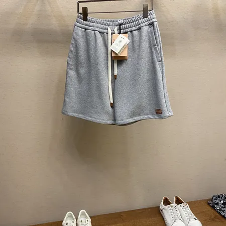 ミュウミュウ ショートパンツ