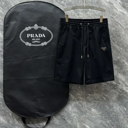 プラダ ショートパンツ