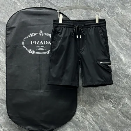 プラダ ショートパンツ