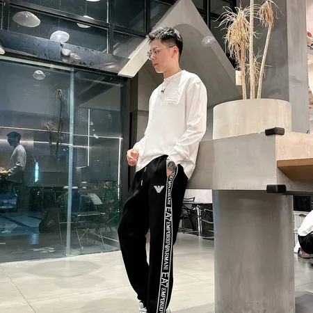 アルマーニ カジュアルパンツ