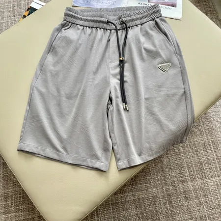 プラダ ショートパンツ