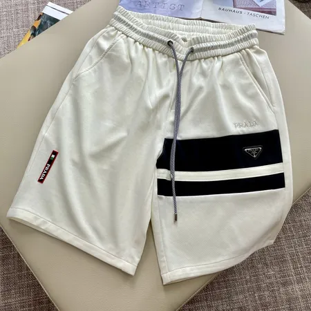 プラダ ショートパンツ