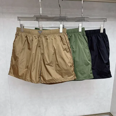 プラダ ショートパンツ