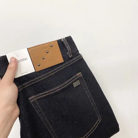 ヴァレンティノ ジーンズ
